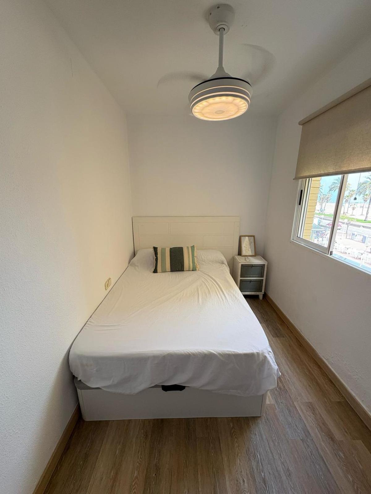 Apartamento 1ª Linea En Playa De Gandia Exteriör bild